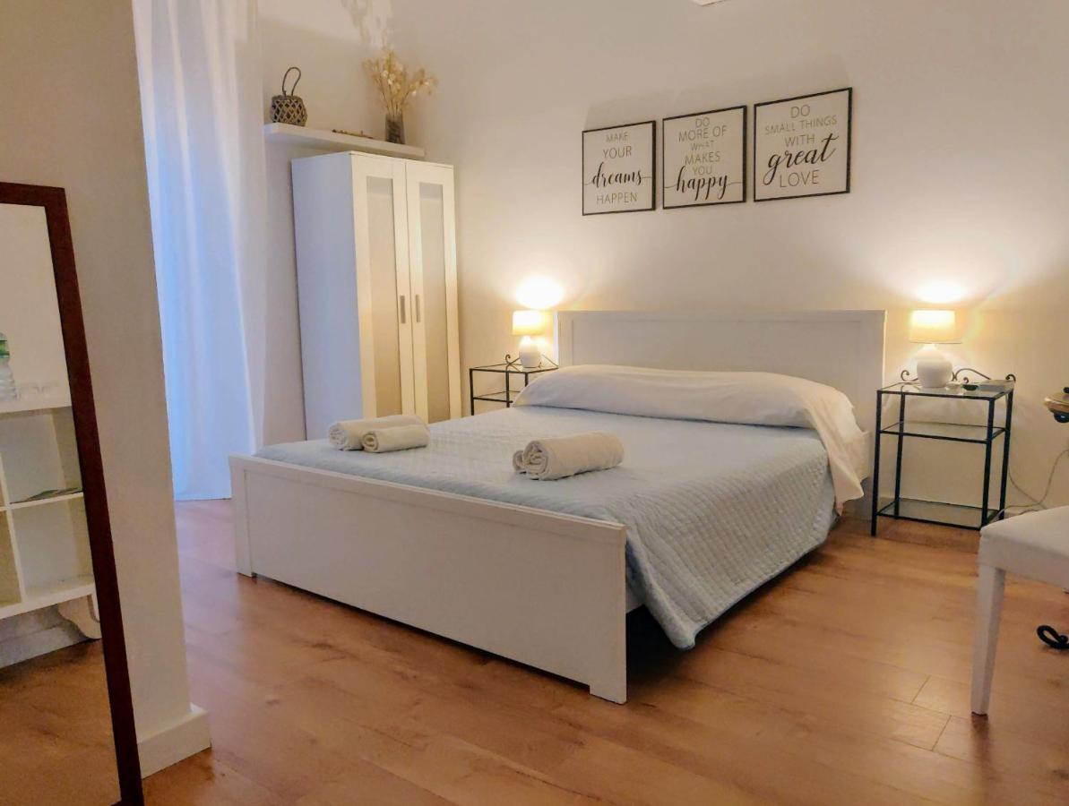 مبيت وإفطار Living كالياري المظهر الخارجي الصورة