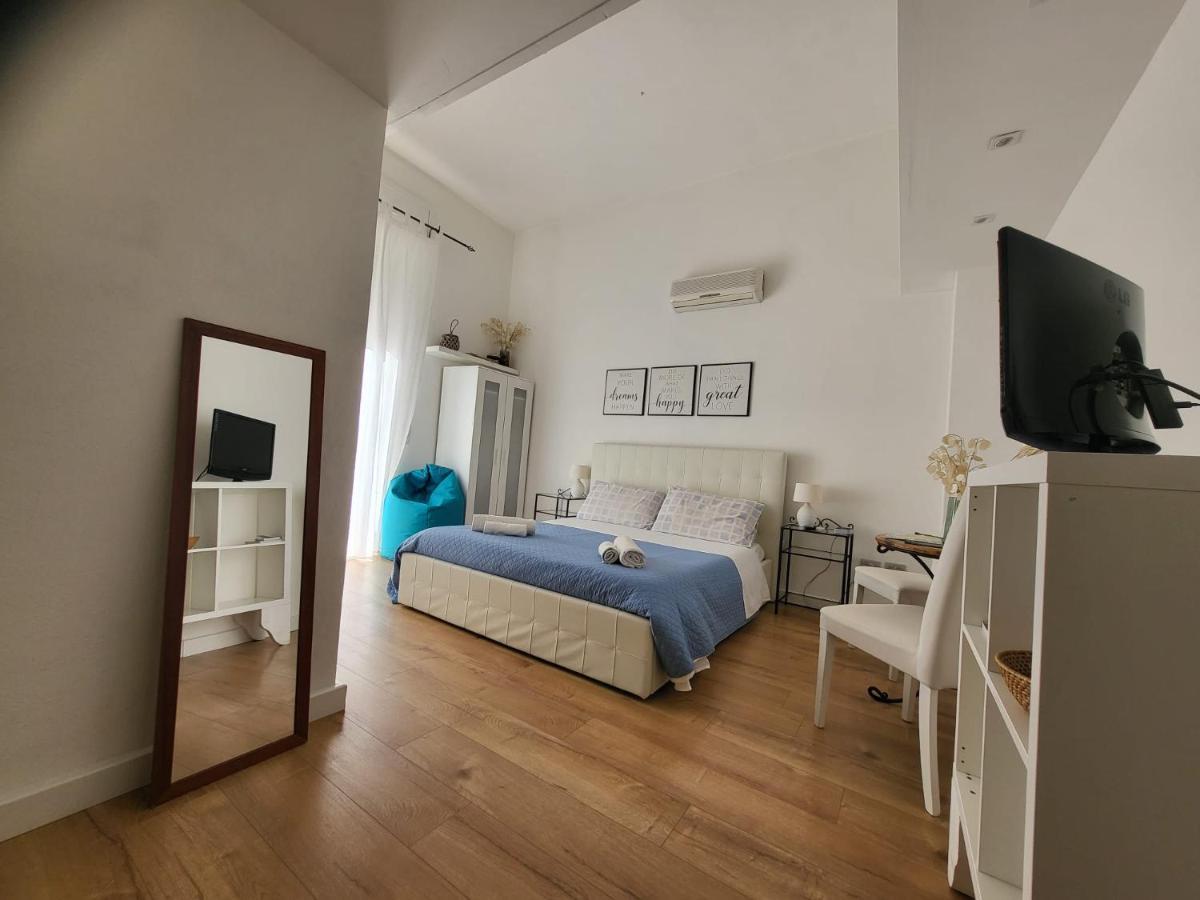 مبيت وإفطار Living كالياري المظهر الخارجي الصورة