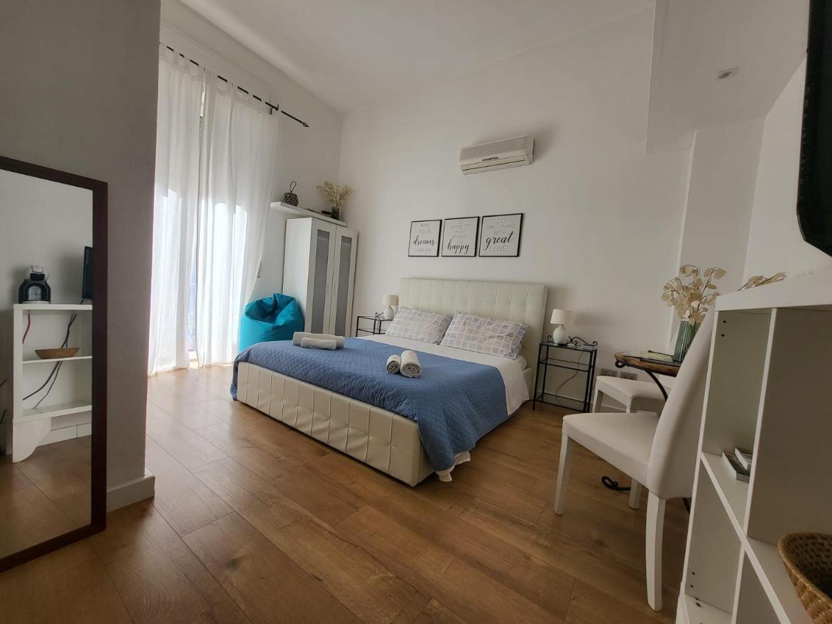 مبيت وإفطار Living كالياري المظهر الخارجي الصورة
