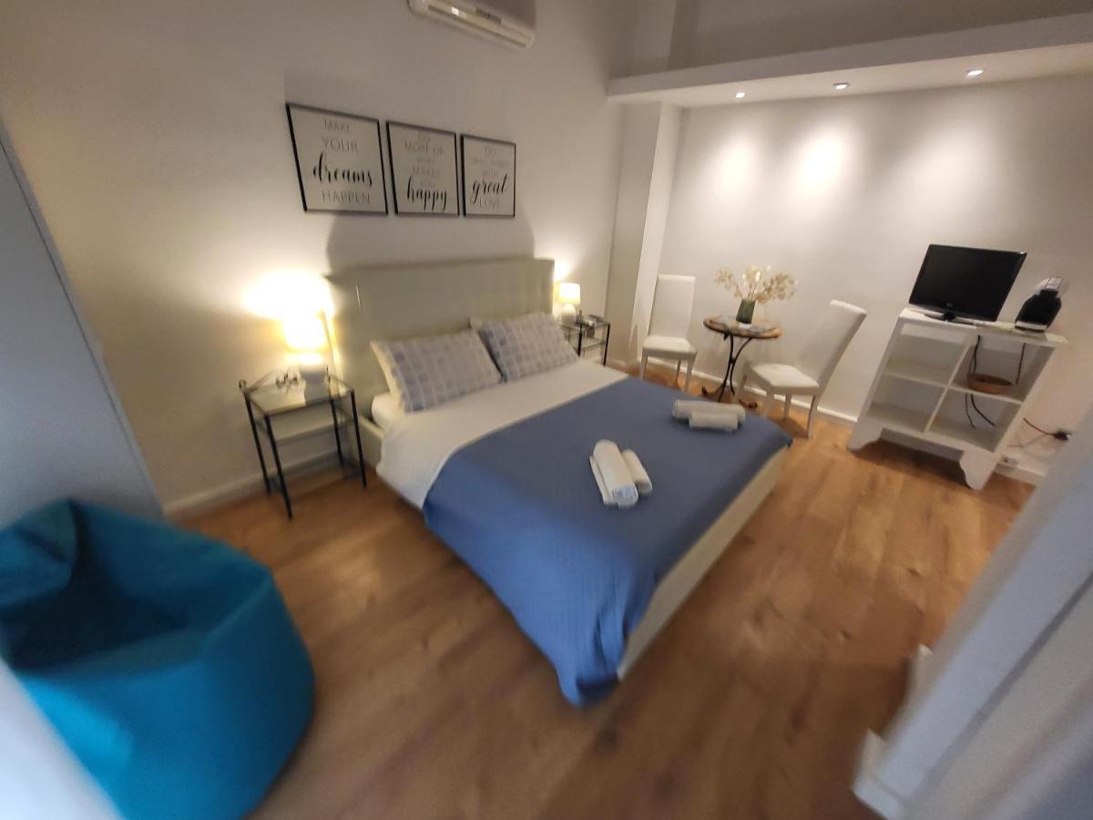 مبيت وإفطار Living كالياري المظهر الخارجي الصورة